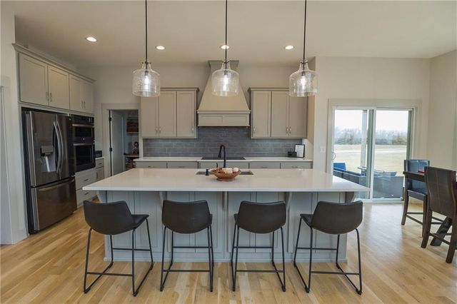 25060 159th Street, Leavenworth, KS 66048