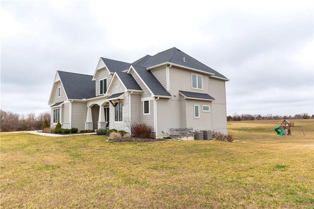 25060 159th Street, Leavenworth, KS 66048