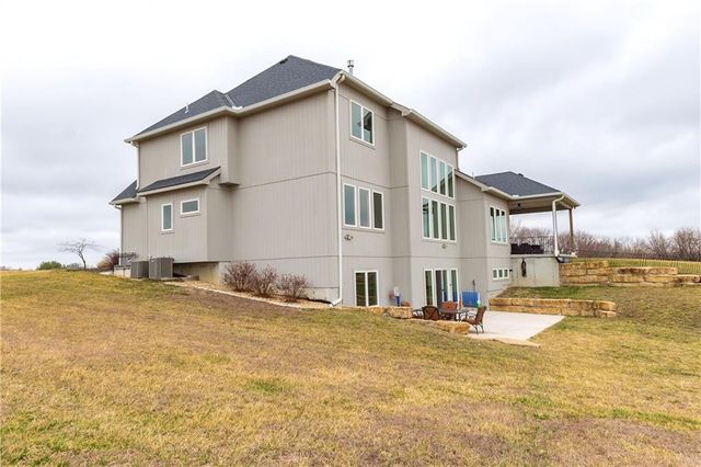 25060 159th Street, Leavenworth, KS 66048