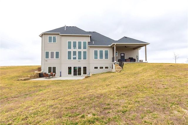 25060 159th Street, Leavenworth, KS 66048