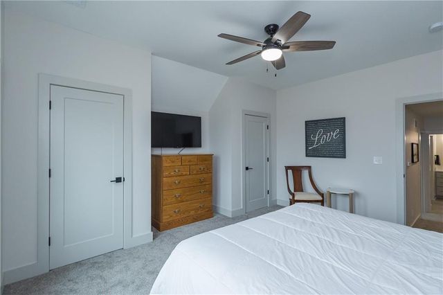 25060 159th Street, Leavenworth, KS 66048