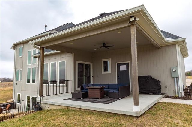 25060 159th Street, Leavenworth, KS 66048