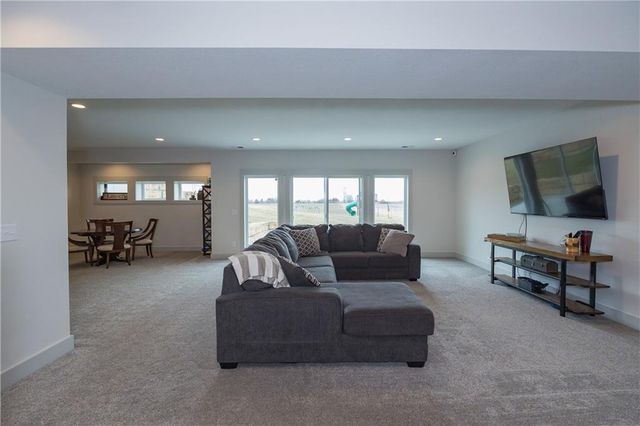 25060 159th Street, Leavenworth, KS 66048