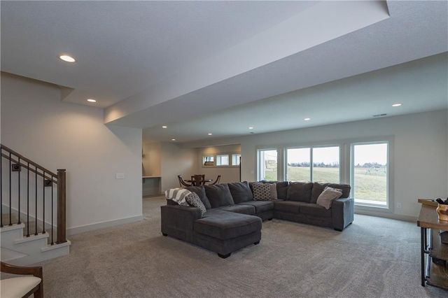 25060 159th Street, Leavenworth, KS 66048