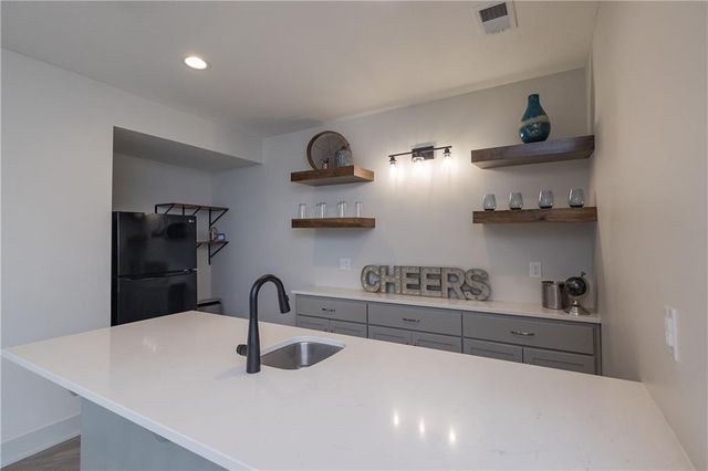 25060 159th Street, Leavenworth, KS 66048