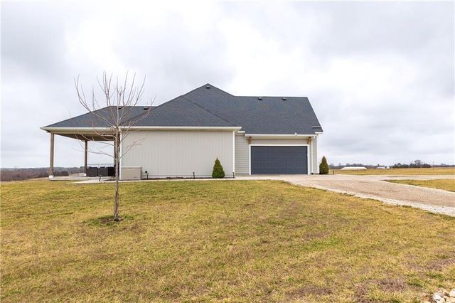 25060 159th Street, Leavenworth, KS 66048