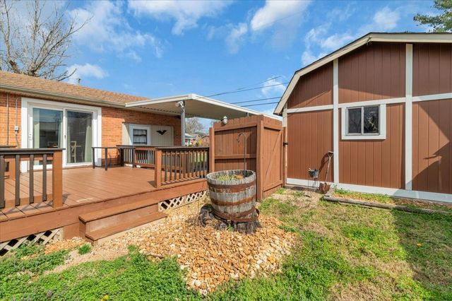 1001 Henley St, Decherd, TN 37324