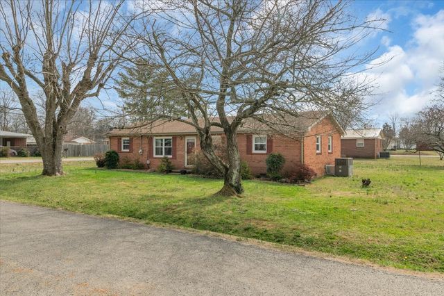 1001 Henley St, Decherd, TN 37324