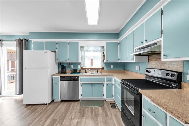 1001 Henley St, Decherd, TN 37324