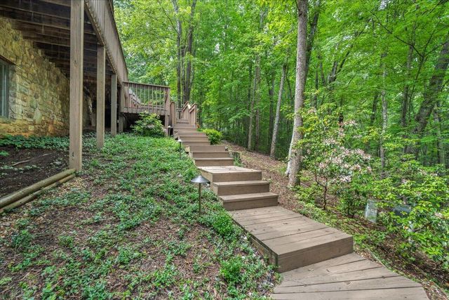 7126 Pine Needle DR, Boones Mill, VA 24065