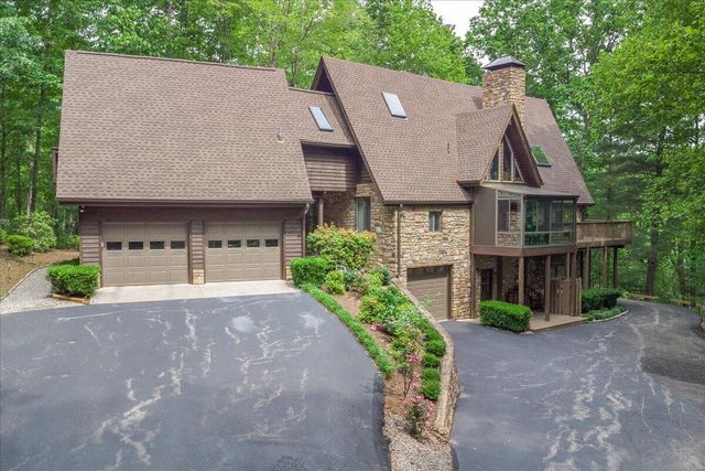 7126 Pine Needle DR, Boones Mill, VA 24065