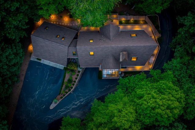 7126 Pine Needle DR, Boones Mill, VA 24065