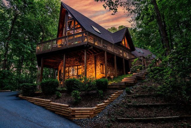7126 Pine Needle DR, Boones Mill, VA 24065