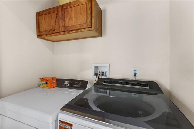 608 COACH LIGHT Circle, Smithville, MO 64089