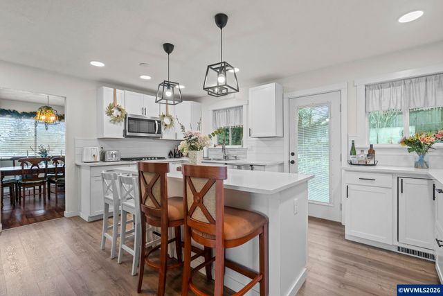 1470 Aerial Wy SE, Salem, OR 97302