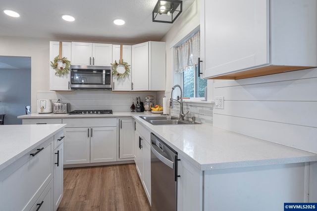 1470 Aerial Wy SE, Salem, OR 97302