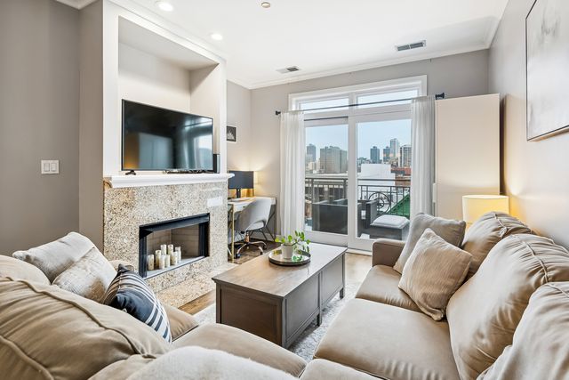 2700 N Halsted Street PH8, Chicago, IL 60614