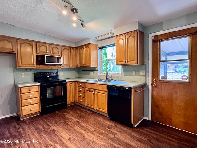 5527 MAXINE Drive, Jacksonville, FL 32277