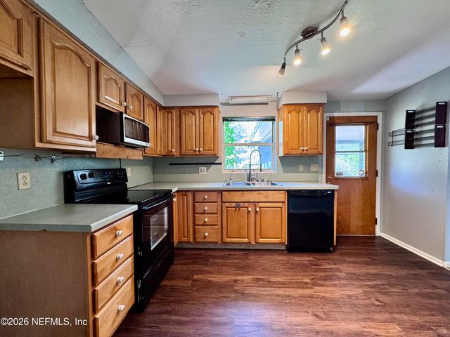 5527 MAXINE Drive, Jacksonville, FL 32277