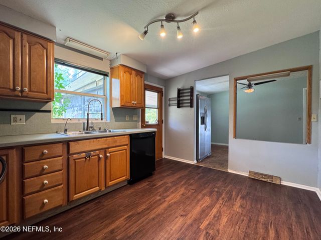 5527 MAXINE Drive, Jacksonville, FL 32277