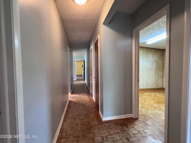 5527 MAXINE Drive, Jacksonville, FL 32277
