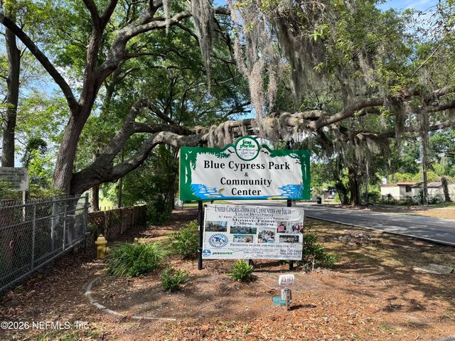 5527 MAXINE Drive, Jacksonville, FL 32277