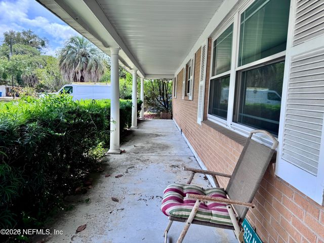 5527 MAXINE Drive, Jacksonville, FL 32277