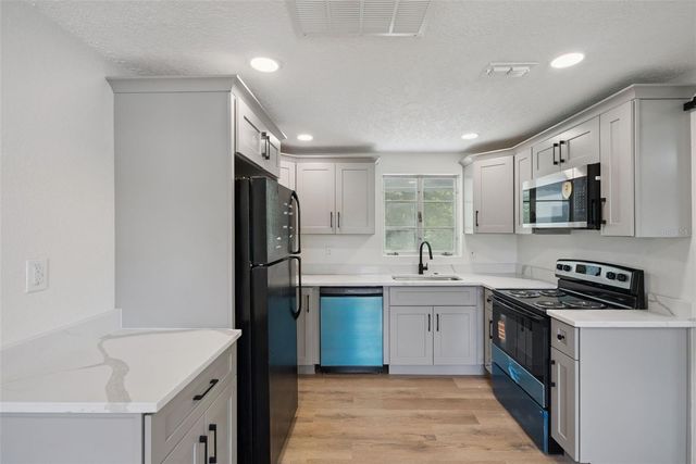 137 LUCERNE DRIVE, Debary, FL 32713