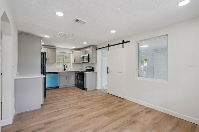 137 LUCERNE DRIVE, Debary, FL 32713
