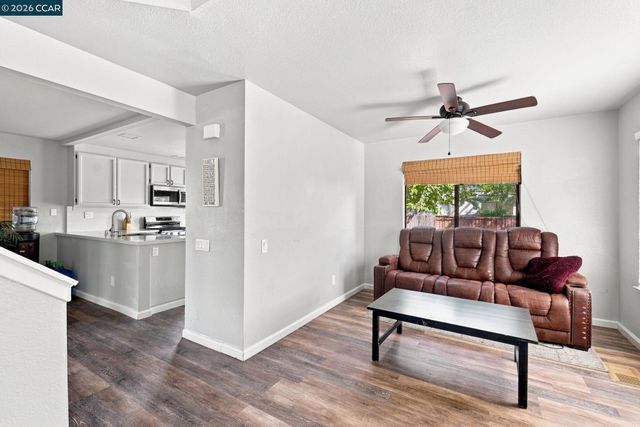 975 Doeskin Ter, Brentwood, CA 94513