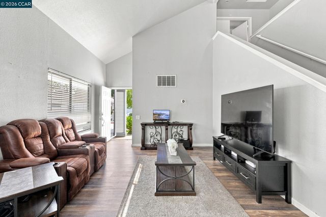975 Doeskin Ter, Brentwood, CA 94513