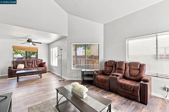 975 Doeskin Ter, Brentwood, CA 94513