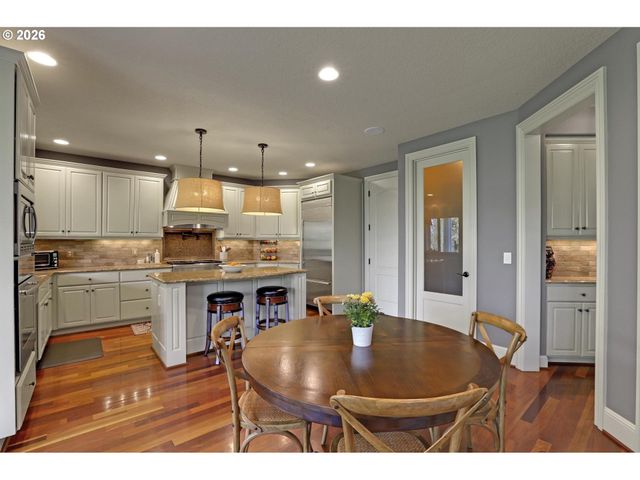 2216 Nw RAMSEY Dr, Portland, OR 97229