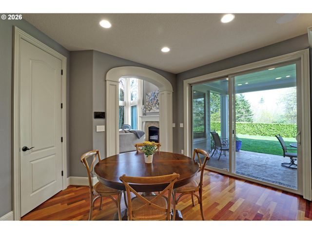 2216 Nw RAMSEY Dr, Portland, OR 97229