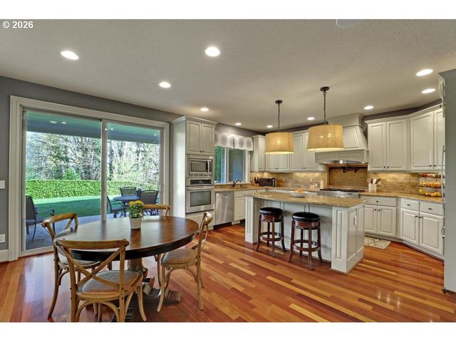 2216 Nw RAMSEY Dr, Portland, OR 97229