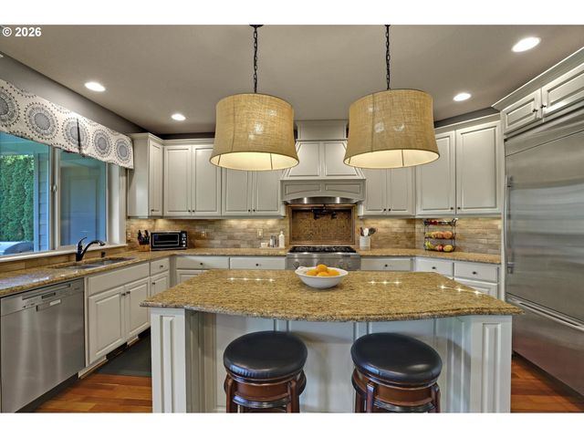 2216 Nw RAMSEY Dr, Portland, OR 97229