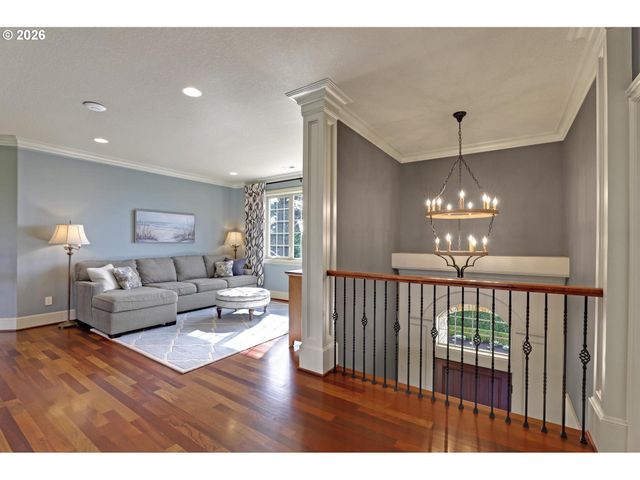 2216 Nw RAMSEY Dr, Portland, OR 97229