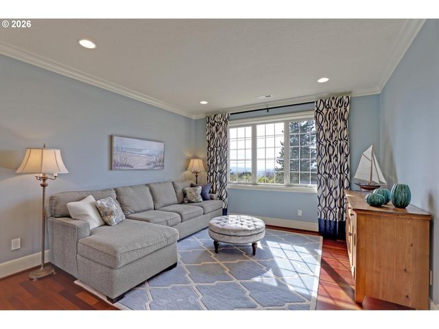 2216 Nw RAMSEY Dr, Portland, OR 97229