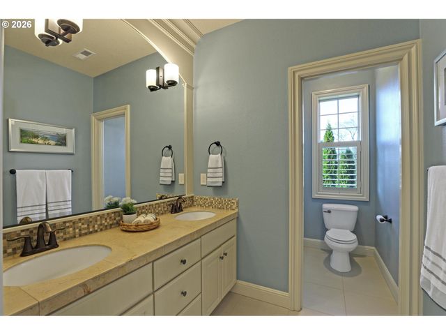 2216 Nw RAMSEY Dr, Portland, OR 97229