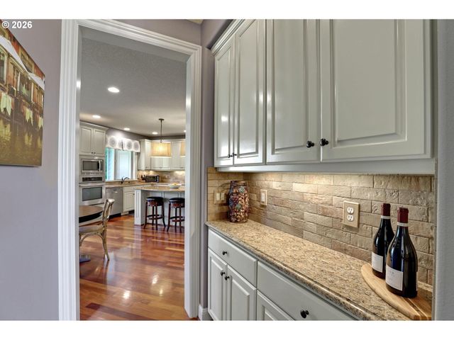 2216 Nw RAMSEY Dr, Portland, OR 97229