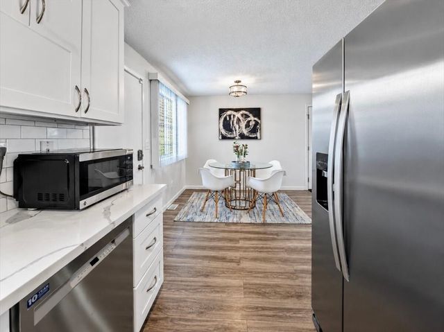 24404 14th Avenue S, Des Moines, WA 98198