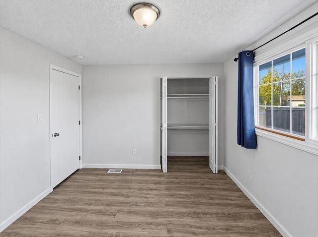 24404 14th Avenue S, Des Moines, WA 98198