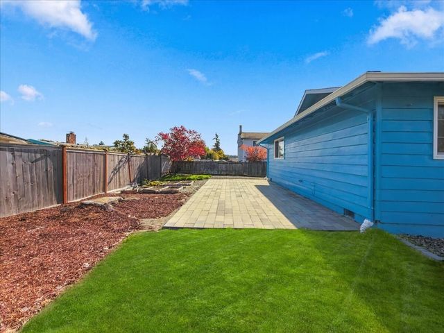 24404 14th Avenue S, Des Moines, WA 98198
