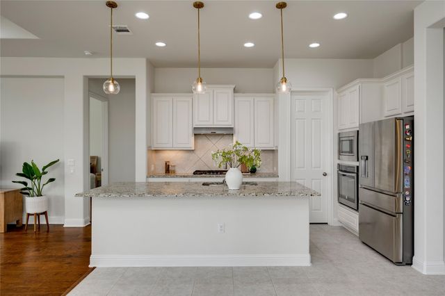 7107 Calpe DR, Austin, TX 78739