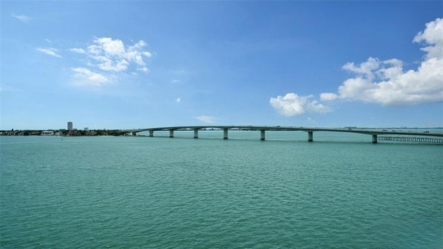 350 GOLDEN GATE POINT 61, Sarasota, FL 34236