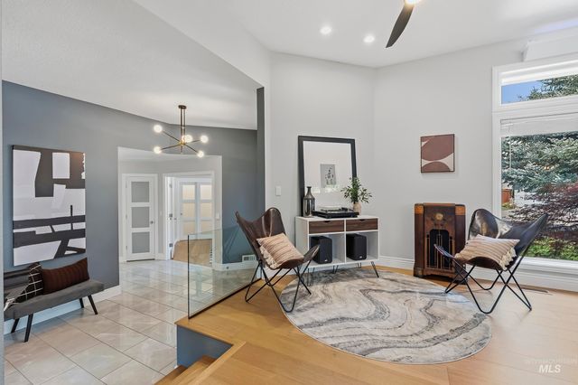 665 E Parkway Court, Boise, ID 83706