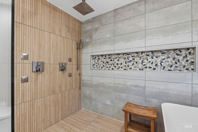 665 E Parkway Court, Boise, ID 83706