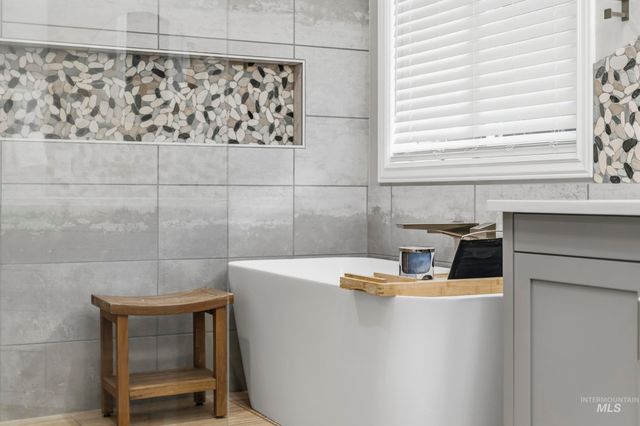 665 E Parkway Court, Boise, ID 83706