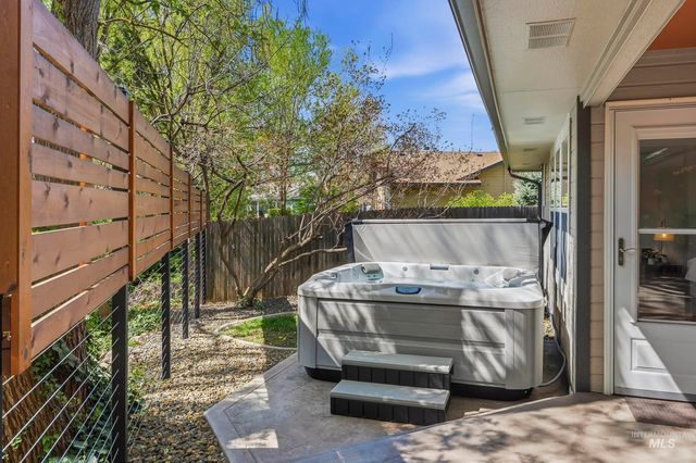 665 E Parkway Court, Boise, ID 83706