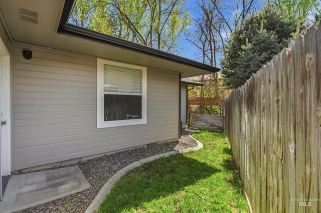 665 E Parkway Court, Boise, ID 83706